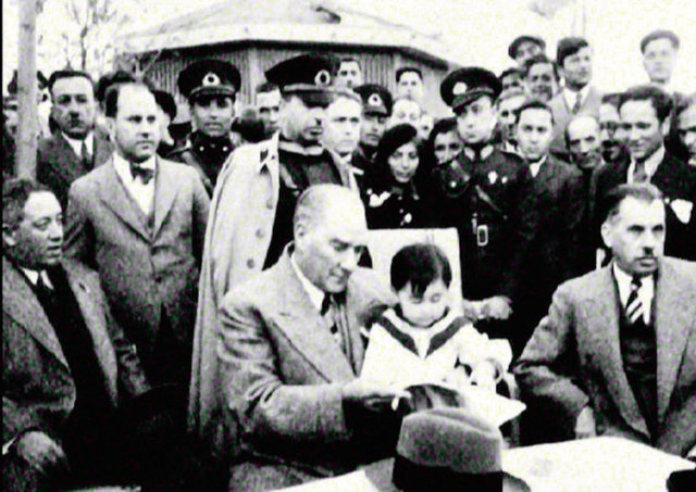 Nagihan ALAN/GAZETE HABERTÜRK - Atatürk'ün birbirinden değerli İstanbul anılarını, vefatının 77'nci yıldönümünde Deniz Köşkü'nde konuşmak üzere,İstanbul Üniversitesi Atatürk İlkeleri ve İnkılap Tarihi bölümünden Yrd. Doç. Dr. Hayrünisa Alp ile buluştuk.