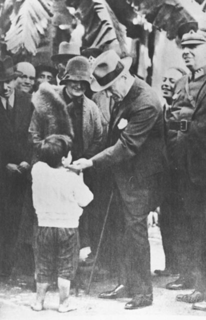 Corinne ve Mustafa Kemal 1916'ya kadar Fransızca olarak mektuplaşmıştı.