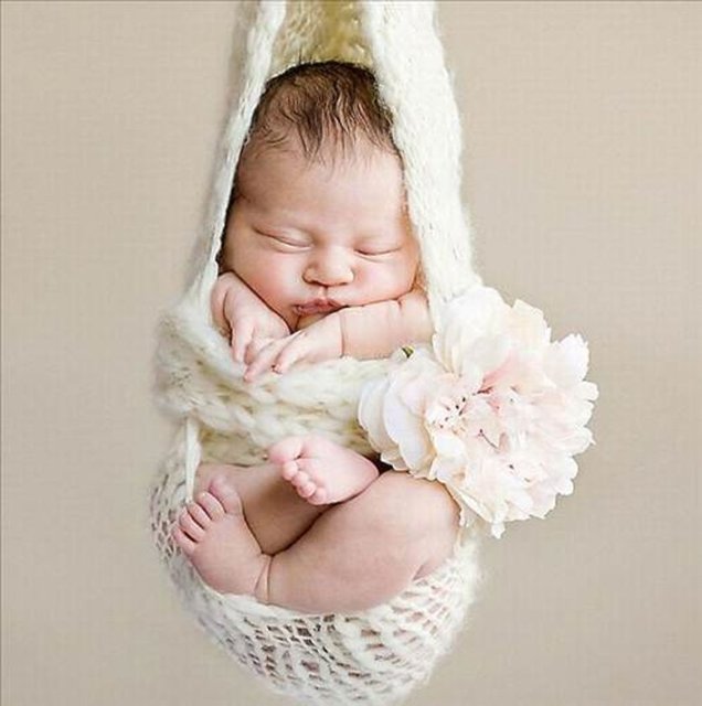 Bebek ciltleri hassastır. Annelerin ise tek dertleri miniklerini korumaktır.