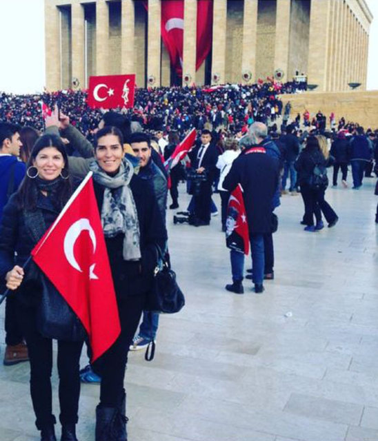 ZEYNEP ÜSTÜNEL, ASLI SELGUR