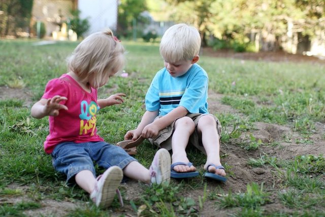 Gün geçmiyor ki ilginç bilgiler öğrenmeyelim... Kil, toprak, kireç ya da cam... Çocuğunuz bu maddeleri mi yiyor? Bu durum halk arasında "Vücutta bir besin eksikliği var" ya da "Psikolojik sorunları var" gibi gerekçelerle yorumlanıyor.