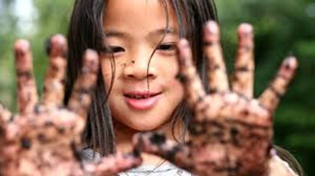 Zira ufak çocuklarda ağza uygunsuz maddeleri atma ve yemeye çalışma davranışı görülebiliyor.