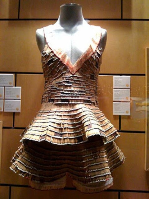 Kibrit çöplerinden elbise - Kibrit çöpleri hiç değerlendirilmemişti. Artık geri dönüşümde bir çığır açabiliriz.