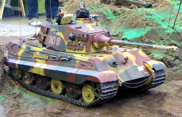 TANK SAYISI ALMANYA: 408