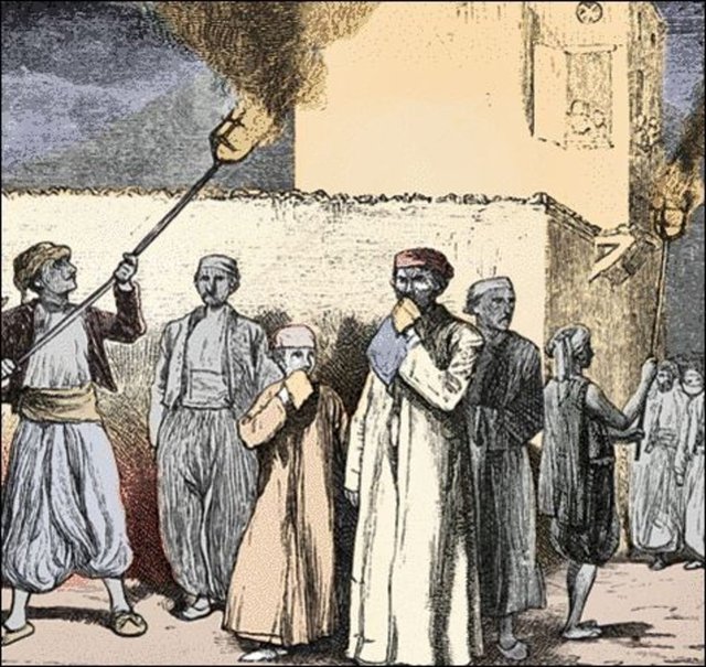 Dedikten sonra, "Bu kalelerin bazıları zamanında değerli mücevherlerle süslenerek yapılmışlarsa da Tatar eline girdikden sonra sual ne lâzım, cevâhir mi kalır? " diye serzenişte bulunur.