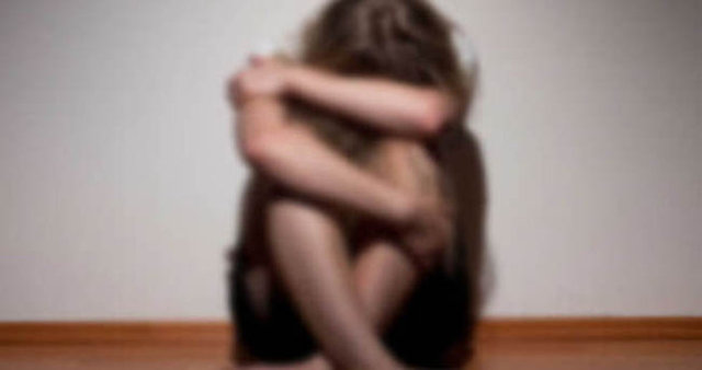 Eski sevgiliye olan bağımlılık alkol bağımlılığına benzer.  Alkolik değilsinizdir ama içmek zorunda hissedersiniz.