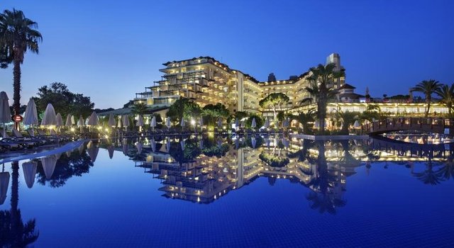 Rajoy, Bellis De Luxe'de geceliği 600 Euro olan suiti tercih etti.