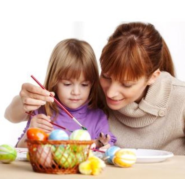 Anne ve çocuk ilişkisi en temel bağdır ve bu bağ bir ömrü şekillendirir. Annenin çocukla ilişkisinin kuvvetli olması en temel şarrtır. Bu ilişkiyi güçlendirmek için yapılması gerekenler...