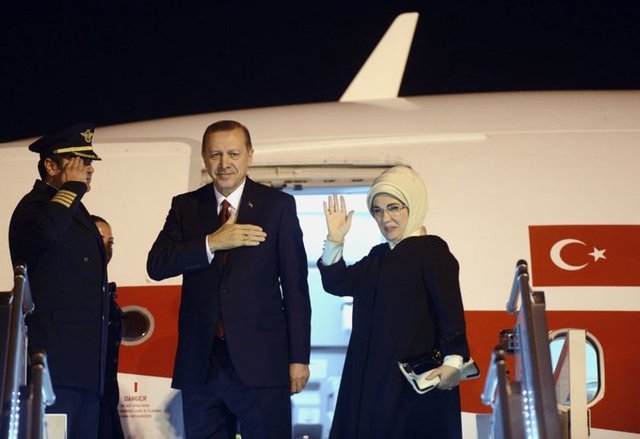 Cumhurbaşkanı Recep Tayyip Erdoğan ile eşi Emine Erdoğan da G20 Liderler Zirvesi'nin ardından, özel uçak "ANA" ile Ankara'ya gitti.