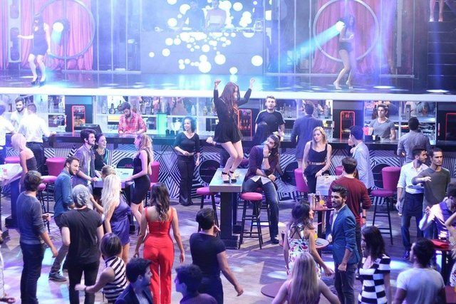 Mayıs Kraliçesi 2. Bölüm Fotoğrafları