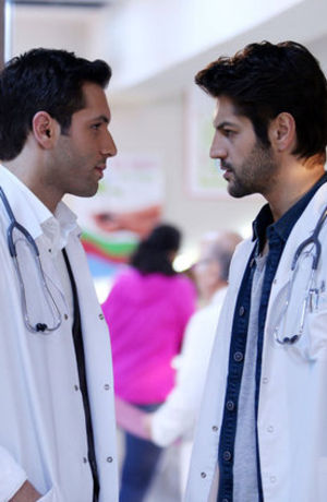 Acil Aşk Aranıyor’un yeni bölüm fotoğrafları için tıklayın