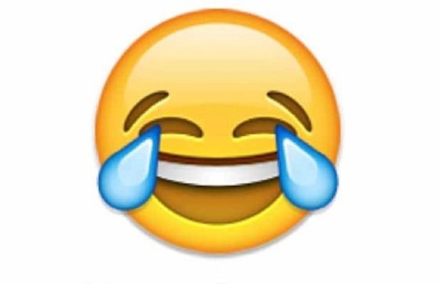 Daha çok aşırı gülme işareti olarak kullanılan bu emoji, neredeyse her fotoğrafın aldında var