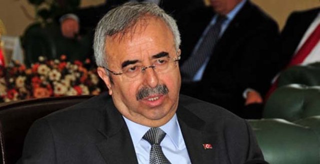 Ulaştırma BakanıMehmet Habib Soluk - Kıyı Emniyeti ve Gemi Kurtarma İşletmeleri Genel Müdürlüğü Yönetim Kurulu Üyesi,Kıyı Emniyeti ve Gemi Kurtarma İşletmeleri Genel Müdürlüğü Yönetim Kurulu Başkanı ve Genel Müdürü görevlerinde bulundu.Ulaştırma Bakanlığı Müsteşar Yardımcısı,Ulaştırma Bakanlığı Müsteşarı ikenUlaştırma Bakanı olarak atanmıştır. 