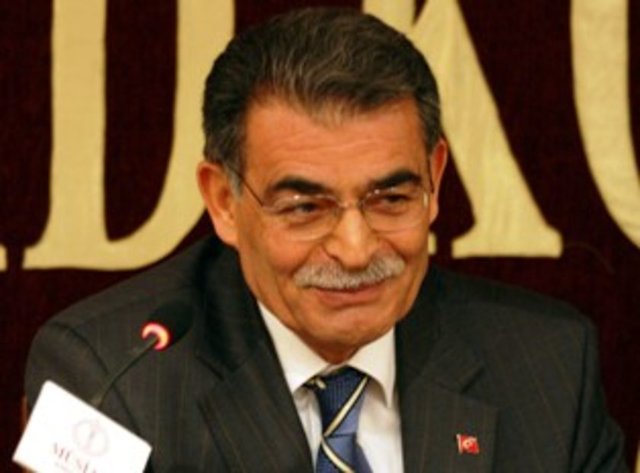 Tarım ve Köyişleri Bakanı - Sami Güçlü - 58 ve 59. Hükümetlerde Tarım ve Köyişleri Bakanlığı görevinde bulundu.