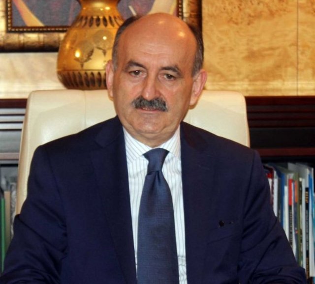 Sağlık BakanıMehmet Müezzinoğlu - 23 Dönem İstanbul Milletvekili, 24.Dönem Edirne Milletvekili seçildi. Ardından 61. ve 62. hükümette Sağlık Bakanı olarak görev yaptı. 