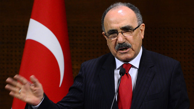 Başbakan YardımcısıBeşir Atalay - 2002 yılında Adalet ve Kalkınma Partisi'nden Ankara Milletvekili seçildi. 58 ,59, 60 ve 61. Türkiye Cumhuriyeti Hükümetlerinde Devlet Bakanı olarak görev yaptı.