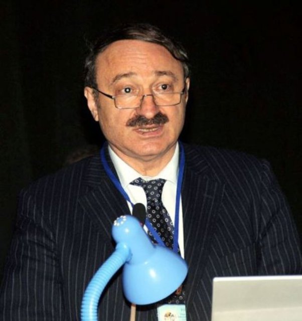 Devlet BakanıFaruk Nafiz Özak - 59 ve 60. Hükümette Bayındırlık ve İskân Bakanlığı görevini yürüttü. 