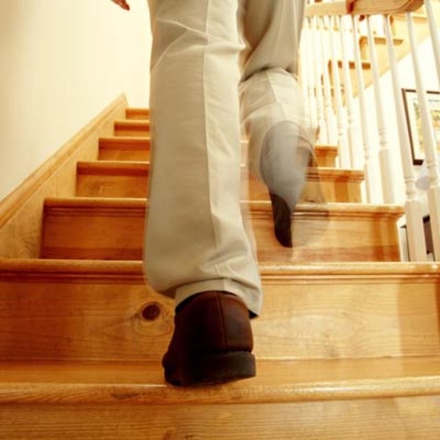 Yürüme, merdiven çıkma gibi günlük rutin aktiviteler bile bazen migreni tetikleyebilir, baş ağrınızı daha da kötü bir hale sokabilir.