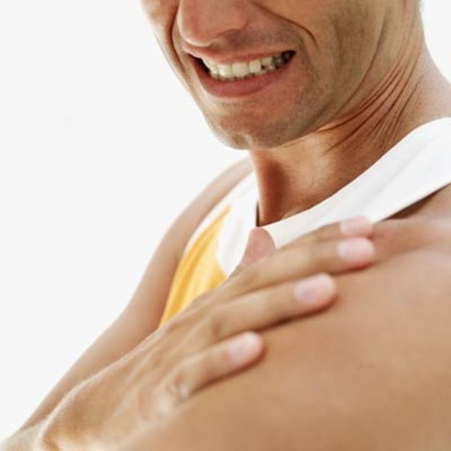 Vücudun bir tarafında hissizlik: Vücudun bir tarafında görülen hissizlik migrene işaret olabileceği gibi inme belirtisi de olabilir. Bu nedenle bir uzmandan görüş almanızda yarar var.