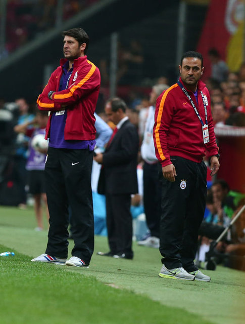 Galatasaray'ın eski yardımcı hocası ve futbolcusu Ümit Davala, Twitter hesabındaki biyografi köşesini "GalatasaraySK Tec.Director" olarak değiştirdi.