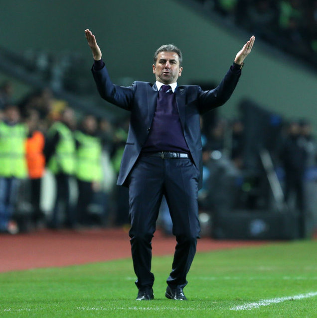 Hamzaoğlu takımın başına geçtikten sonra ligde ilk galibiyetini eski takımı Akhisar Belediyespor'a karşı almıştı.