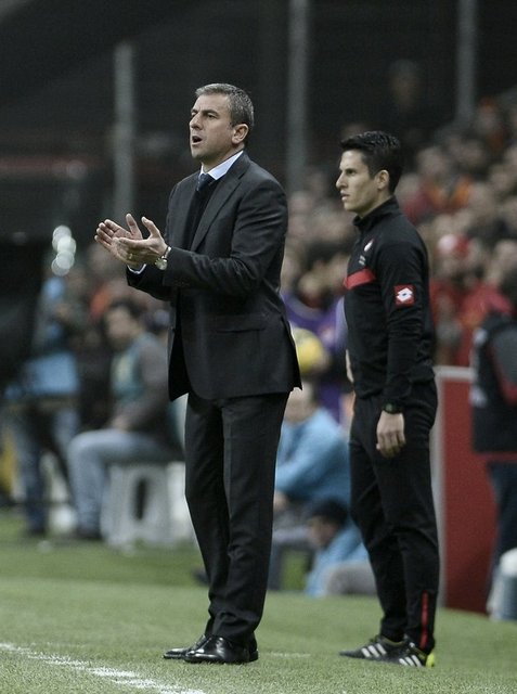 Spor Toto Süper Lig'de geçen sezon İtalyan Cesare Prandelli'nin gönderilmesinden sonra 12. hafta maçları öncesinde takımın başına geçen teknik direktör Hamzaoğlu'nun, bu sezon aynı hafta öncesinde ise görevi sona erdi.