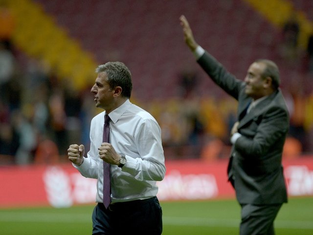 Daha sonra hayalini kurduğu Galatasaray'ın başına geçti...