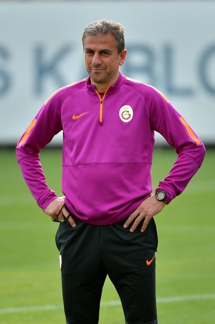 Öte yandan Hamza Hamzaoğlu, Galatasaray'da hem futbolcu hem de teknik direktör olarak şampiyon olan ilk isim oldu.