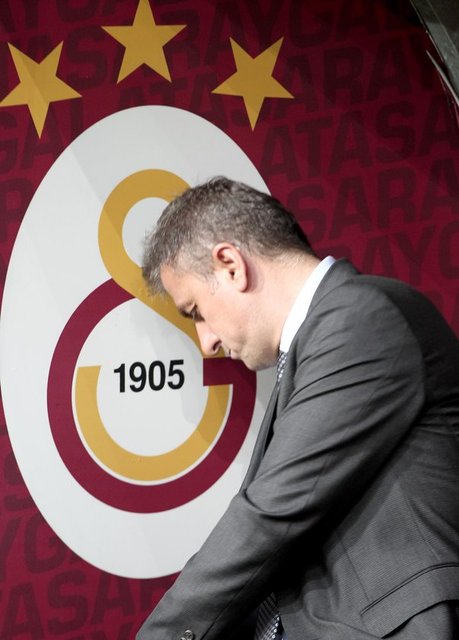 Spor Toto Süper Lig, Ziraat Türkiye Kupası, TFF Süper Kupa ve UEFA Şampiyonlar Ligi'nde olmak üzere Galatasaray'ın başında toplam 52 karşılaşmaya çıkan Hamza Hamzaoğlu, 33 galibiyet, 9 beraberlik ve 10 yenilgi gördü.