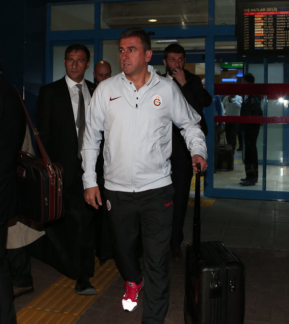 Devre arası transferleriyle ilgili çağrıldığını düşünen Hamzaoğlu, olacaklardan habersizdi...