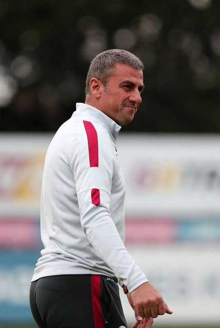 KAMP KRİZİ DE ÇIKTI - Aslında Genel Sekreter ile Hamzaoğlu'nun arası Kazakistan'daki Astana maçından hemen sonra açılmış, İşbecer yine Sportif Direktör CenkErgün aracılığıyla teknik adamdan kötü gidişat için rapor istemişti.