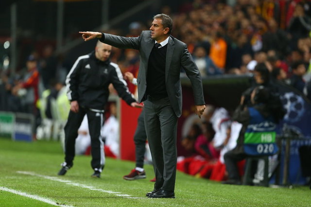 ALBAYRAK TESELLİ VERDİ - Oldukça üzgün olan Hamzaoğlu, akşam saatlerinde kendisini G.Saray'a getiren eski başkan yardımcısı Abdurrahim Albayrak'la yemek yedi.