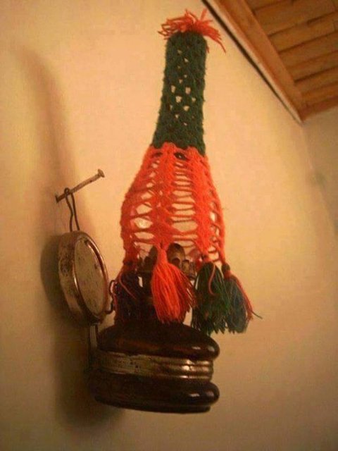 Kullanılmayan gaz lambalarının üzerine bile dantel geçirilirdi. 