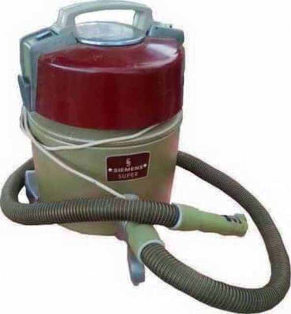 Henüz teknolojiden bi haber elektrik süpürgesi 