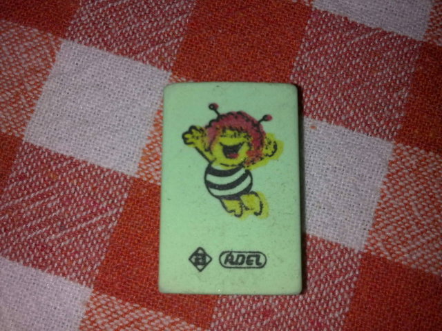 Kokulu silgilerin fiyatı 15 kuruş daha fazlaydı. 