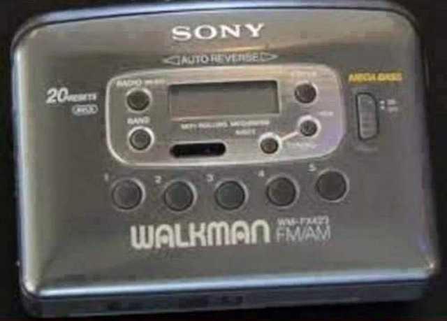 Nerede bilgisayardan anında müzik eklemek Walkman'i olan çocuğa aşık olunurdu. 