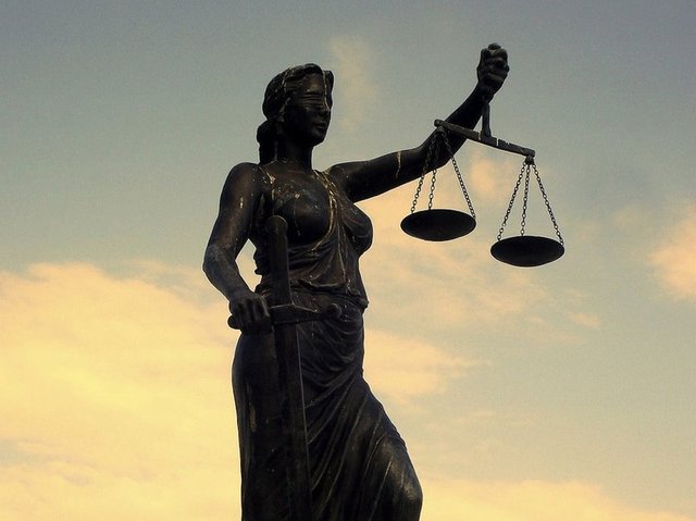 Kimlik belgesinde imla ve yazım hatası bulunan ad ve soyadlar, mahkeme kararı olmaksızın bir dilekçeyle düzeltilebilecek.