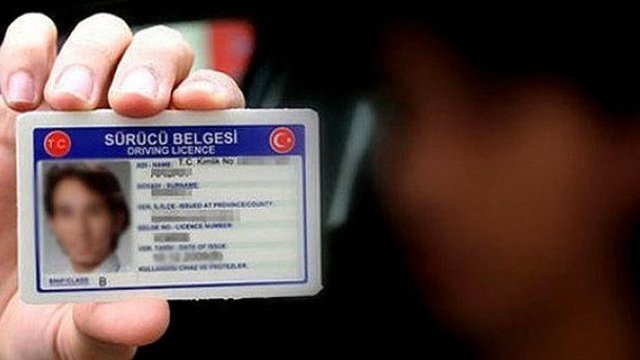 Emniyet Pasaport Şube Müdürlüğü'nde görevli 5 bin polis, güvenlik alanında kullanılacak.