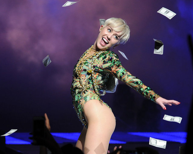 Hiç düşündünüz mü, bugünün starları eğer ünlü olmasalardı nasıl bir  hayat sürerlerdi? Çoğu şuanda bulunduğu konumu sadece hayal edebilirdi.  Fakat bazıları için durum böyle değil.