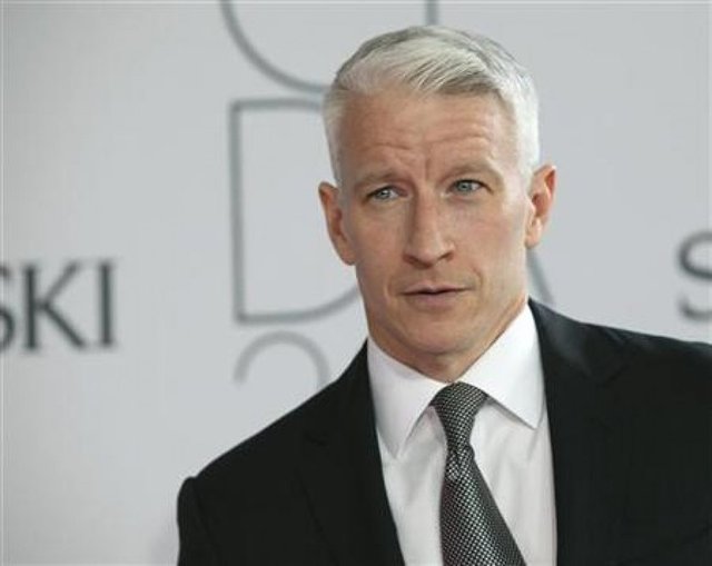 5- Anderson Cooper ( 100 milyon dolar) - 3 Haziran 1967 doğumlu olan Anderson Cooper, Amerika tarihinin   Rockefeller ve Carnegie'den sonra en zengin işadamı olan Vanderbilt'in   soyundan geliyor.