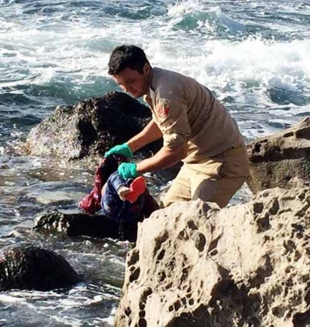 Bota alınarak   Turgutreis'e getirilen küçük kızın cesedi cenaze aracı ile Bodrum Devlet   Hastanesi Morguna getirildi.