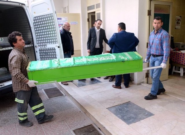 Küçük kızın cenazesi kimlik tespiti için,    Muğla Adli Tıp Kurumuna gönderildi.