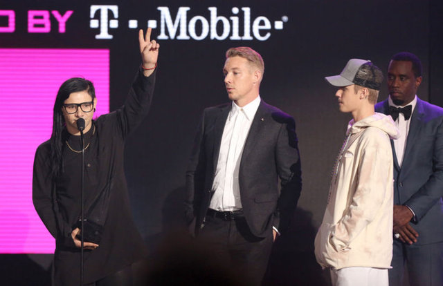 Yılın işbirliği: "Where Are U Now?" Skrillex & Diplo, feat. Justin Bieber