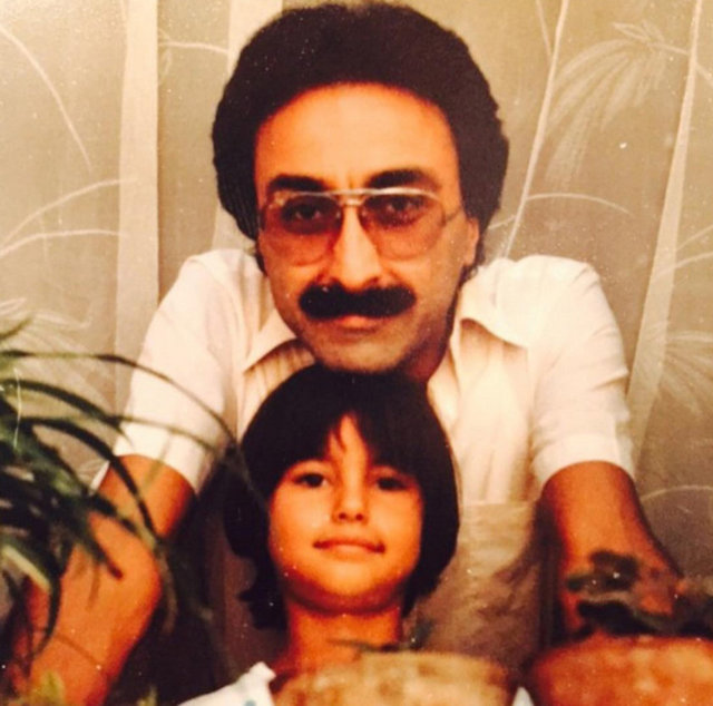 ÇAĞLA ŞIKEL  - Seninle en sevdiğim fotoğrafım... Bakmaya doyamadığım, çocukluğum ve sen babam...Şimdi ne yana baksam yoksun... 28/11/07