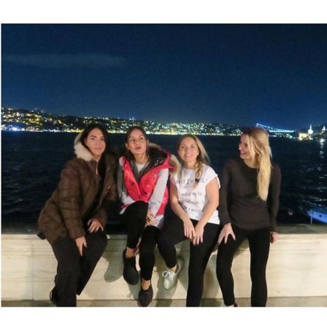 YASEMİN ÖZİLHAN - Dört mevsim gibiyiz