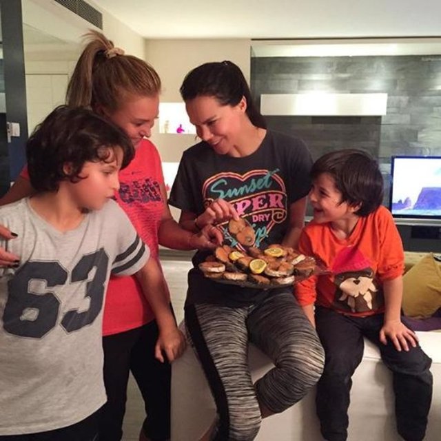 EBRU ŞALLINeşeniz bol bereketiniz çok olsun