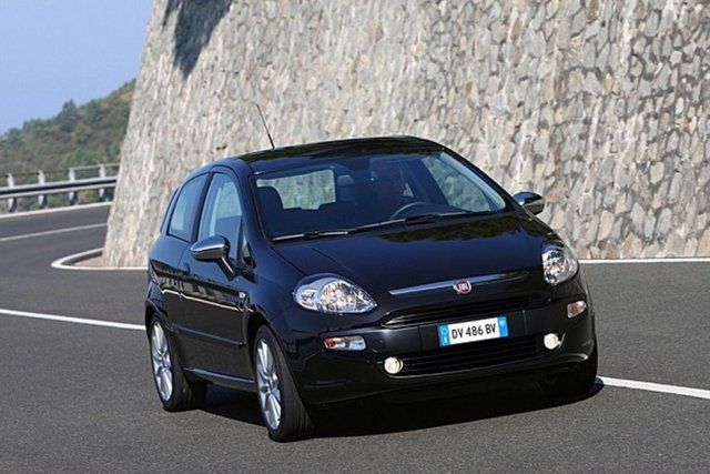 58 Fiat Punto 1.3 Multijet 95HPYakıt tipi: DizelOrtalama yakıt Tüketimi(100km): 4.7 litre