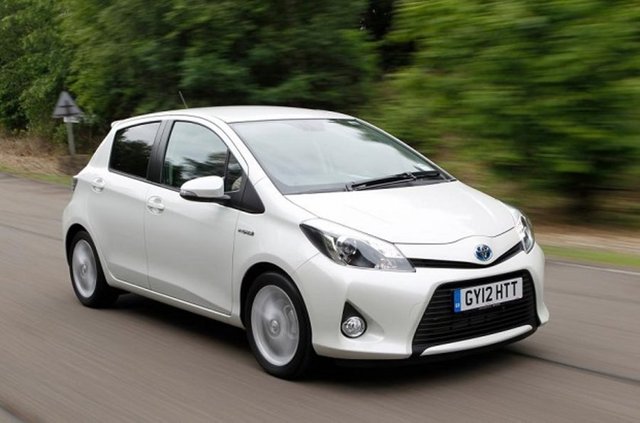 42 Toyota Yaris 1.5 Hybrid CVT 75HPYakıt tipi: BenzinOrtalama yakıt Tüketimi(100km): 3.9 litre