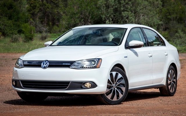 26 Volkswagen Jetta 1.6 TDI 105PSYakıt tipi: DizelOrtalama yakıt Tüketimi(100km): 4.5 litre