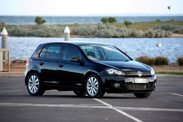 40 Volkswagen Golf 1.6 TDI 105HPYakıt tipi: DizelOrtalama yakıt Tüketimi(100km): 4.6 litre